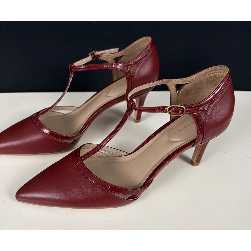 Giani Bernini Women's Ammelia Pointed Toe T-Strap Pumps Size 8 Burgundy